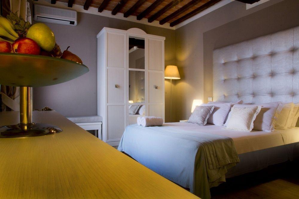 Hotel &