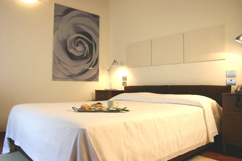 Hotel &